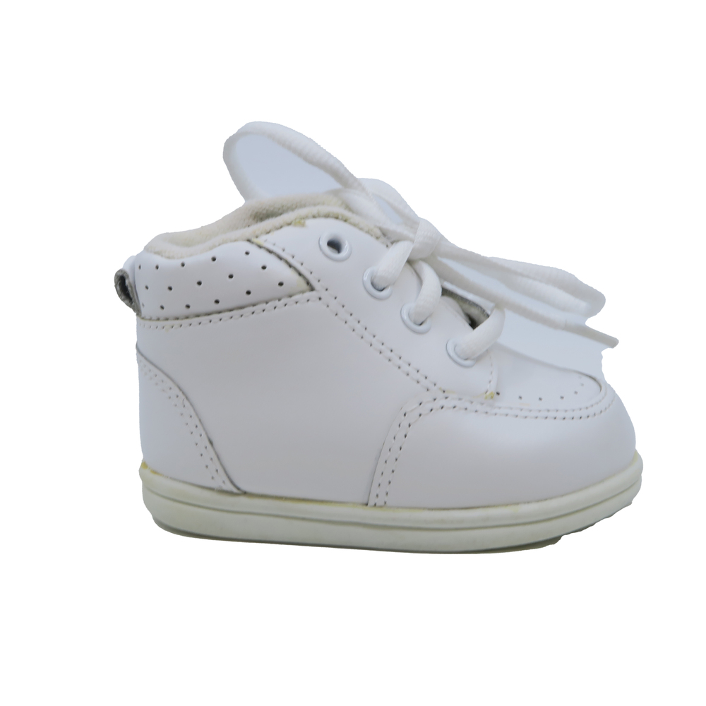 Kid Connection Unisex White Shoes size: 2 Infant